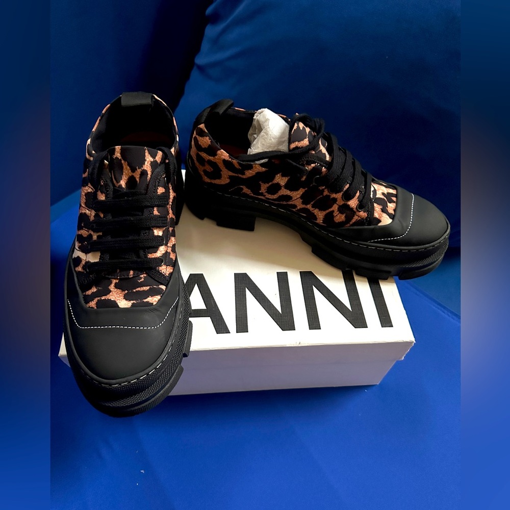 New In Box 100 % authentic Ganni leopard print hybrid platform shoes in size 38.